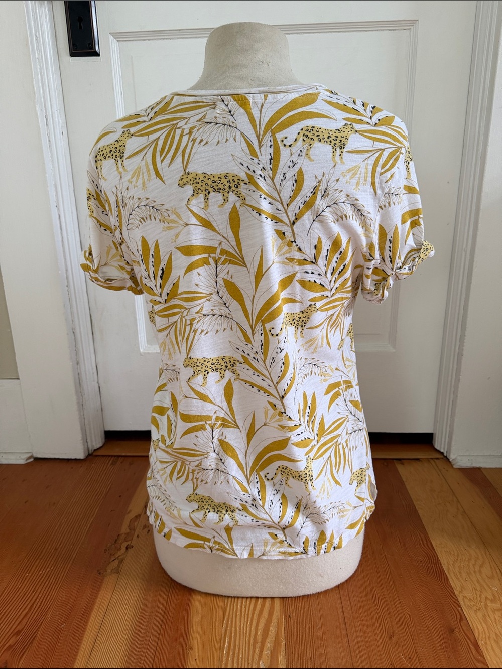 Anthropologie t.La Short Sleeve Leopard Tee Shirt Small - Picture 3 of 5